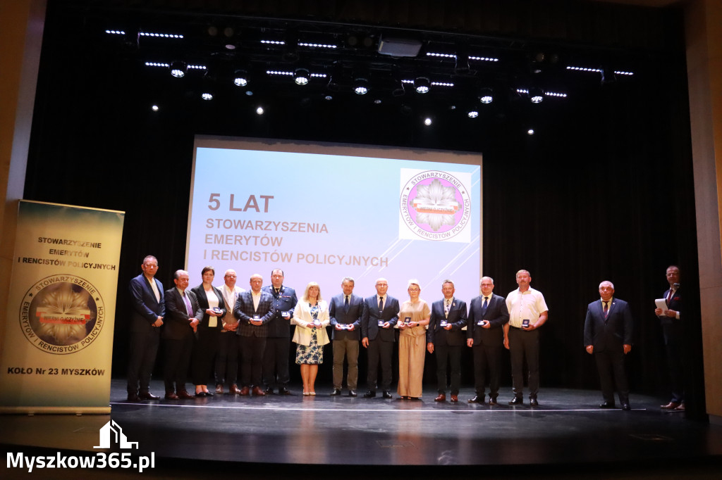 Fotorelacja I: 5 lat Stowarzyszenia Emerytów i Rencistów Policyjnych w Myszkowie
