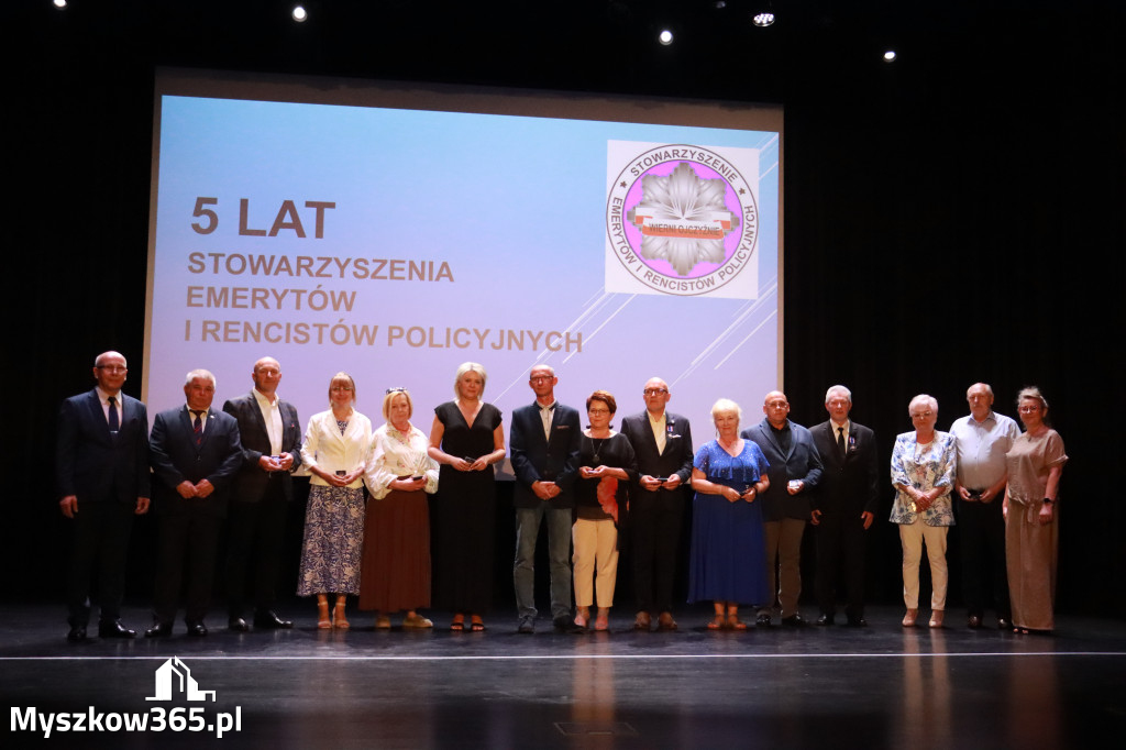 Fotorelacja I: 5 lat Stowarzyszenia Emerytów i Rencistów Policyjnych w Myszkowie