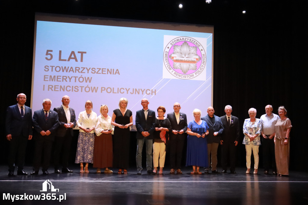 Fotorelacja I: 5 lat Stowarzyszenia Emerytów i Rencistów Policyjnych w Myszkowie