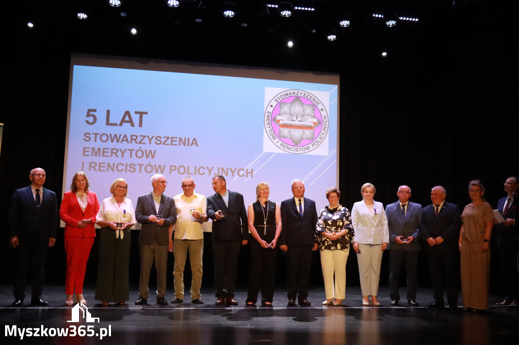 Fotorelacja I: 5 lat Stowarzyszenia Emerytów i Rencistów Policyjnych w Myszkowie
