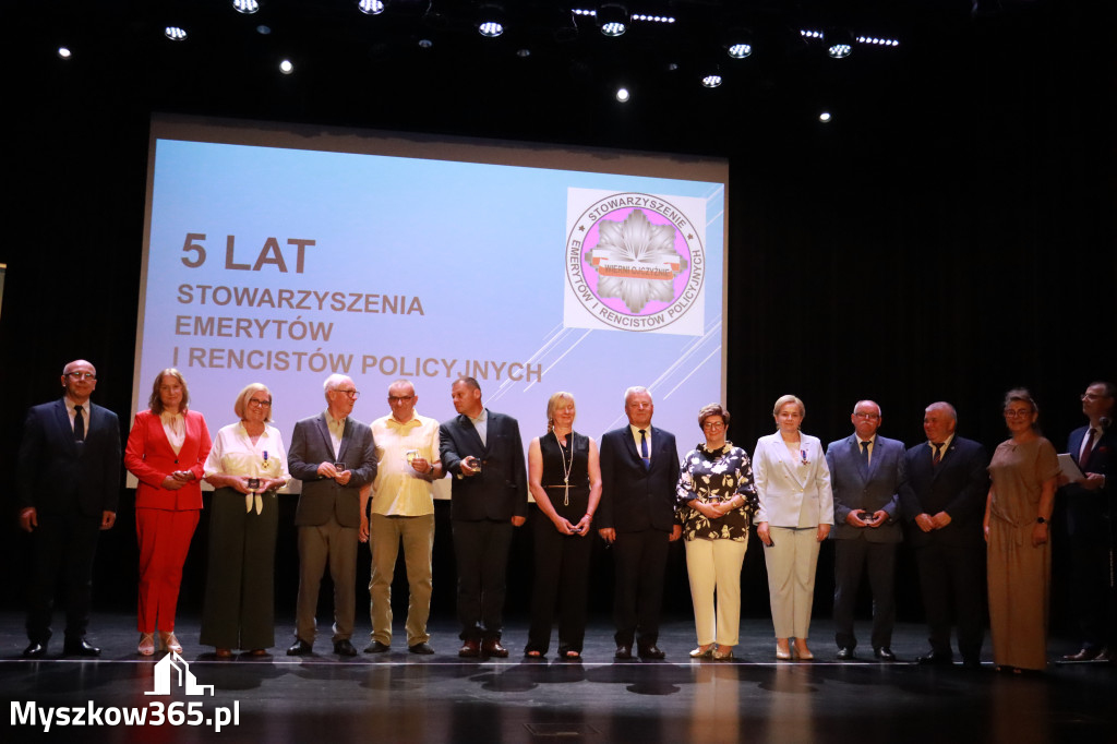 Fotorelacja I: 5 lat Stowarzyszenia Emerytów i Rencistów Policyjnych w Myszkowie