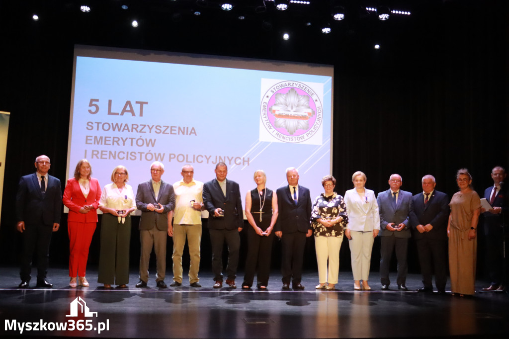 Fotorelacja I: 5 lat Stowarzyszenia Emerytów i Rencistów Policyjnych w Myszkowie