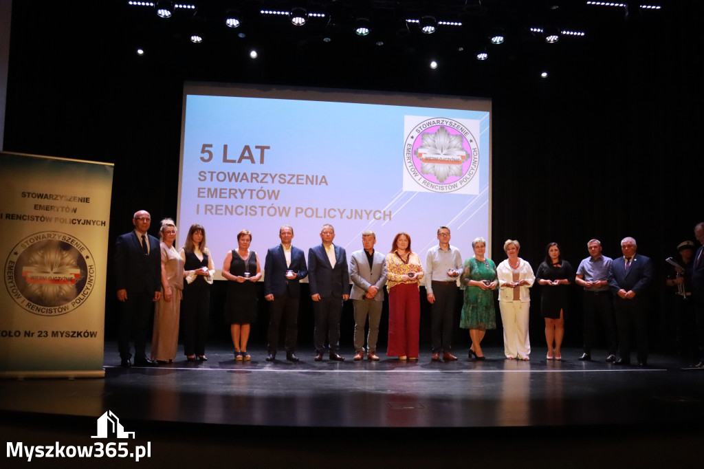 Fotorelacja I: 5 lat Stowarzyszenia Emerytów i Rencistów Policyjnych w Myszkowie