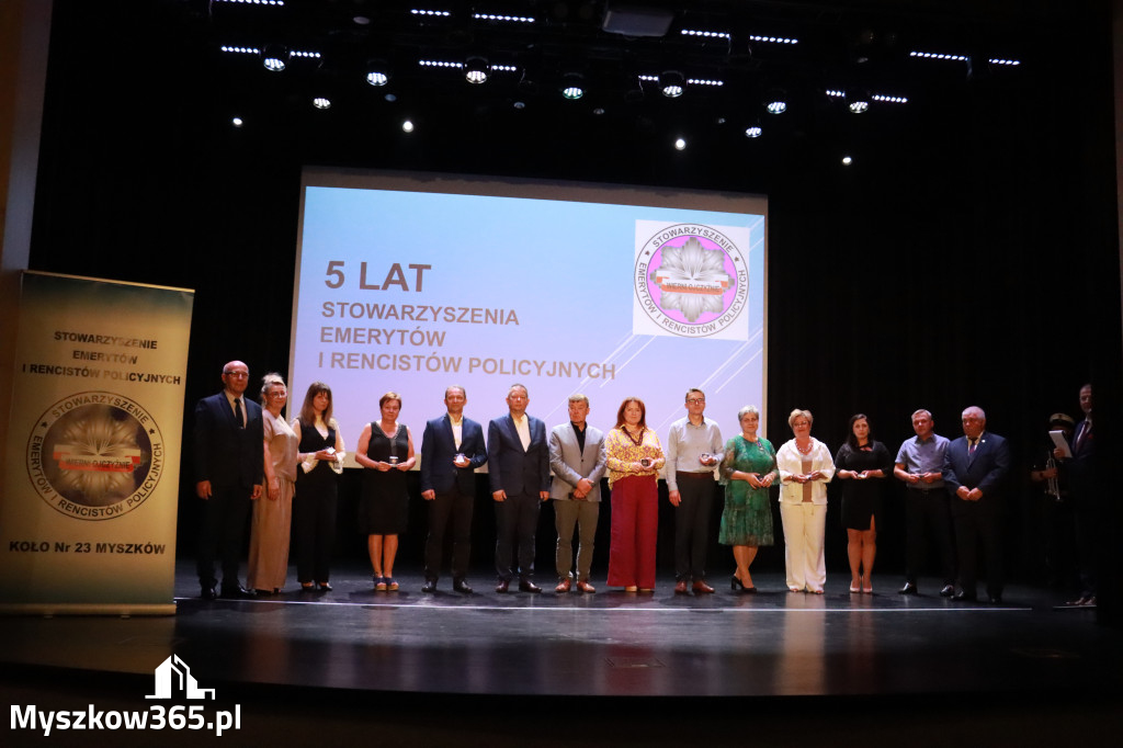 Fotorelacja I: 5 lat Stowarzyszenia Emerytów i Rencistów Policyjnych w Myszkowie