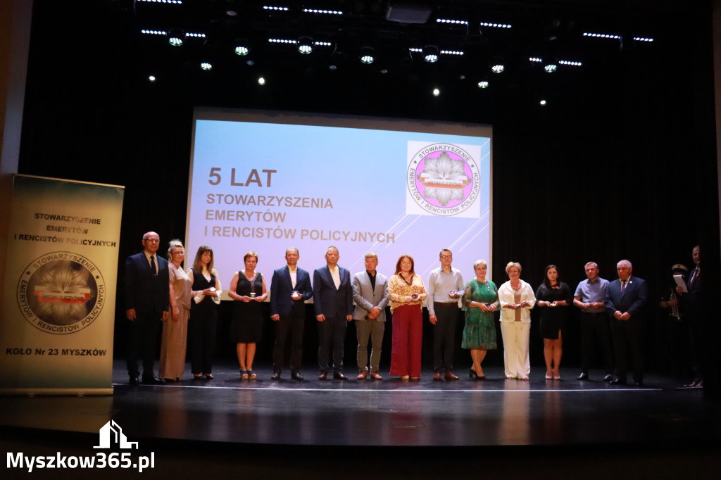 Fotorelacja I: 5 lat Stowarzyszenia Emerytów i Rencistów Policyjnych w Myszkowie
