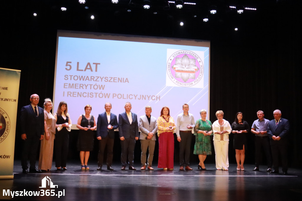 Fotorelacja I: 5 lat Stowarzyszenia Emerytów i Rencistów Policyjnych w Myszkowie