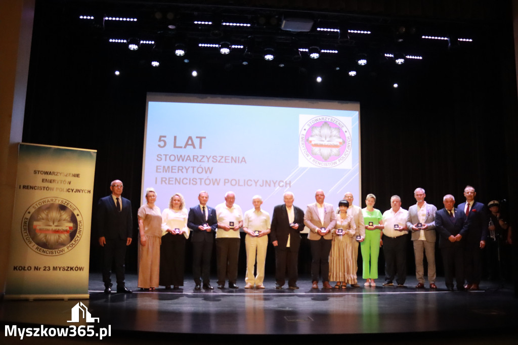 Fotorelacja II: 5 lat Stowarzyszenia Emerytów i Rencistów Policyjnych w Myszkowie