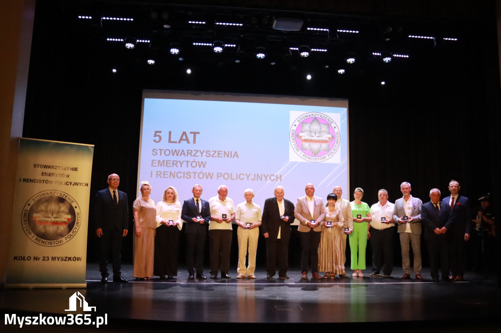 Fotorelacja II: 5 lat Stowarzyszenia Emerytów i Rencistów Policyjnych w Myszkowie