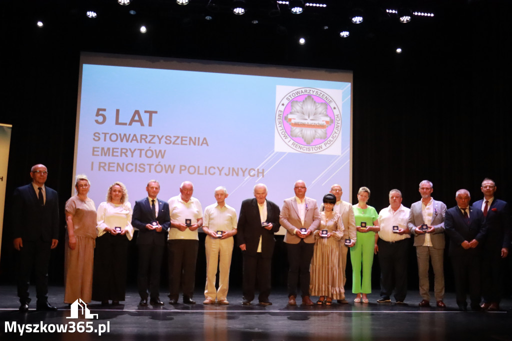 Fotorelacja II: 5 lat Stowarzyszenia Emerytów i Rencistów Policyjnych w Myszkowie