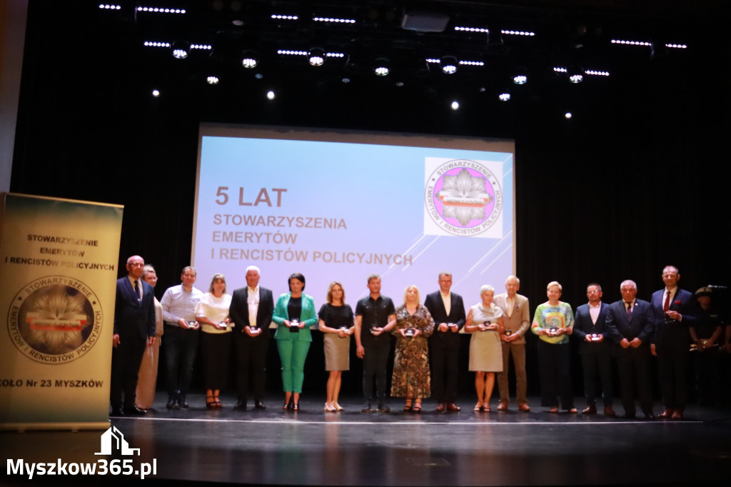 Fotorelacja II: 5 lat Stowarzyszenia Emerytów i Rencistów Policyjnych w Myszkowie