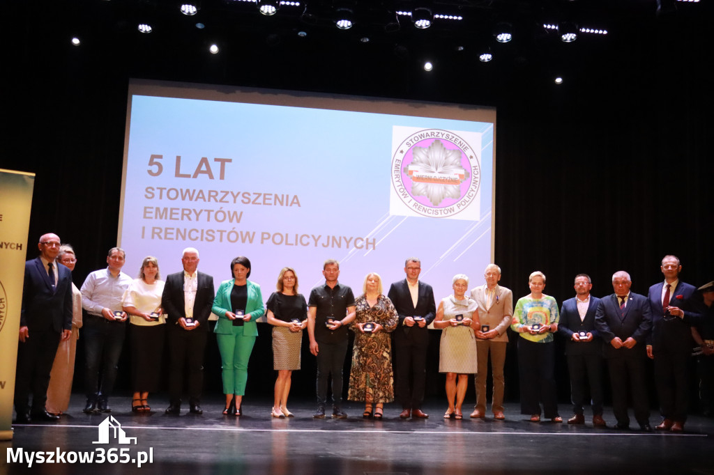 Fotorelacja II: 5 lat Stowarzyszenia Emerytów i Rencistów Policyjnych w Myszkowie