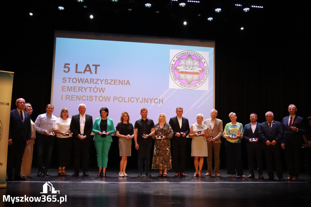 Fotorelacja II: 5 lat Stowarzyszenia Emerytów i Rencistów Policyjnych w Myszkowie