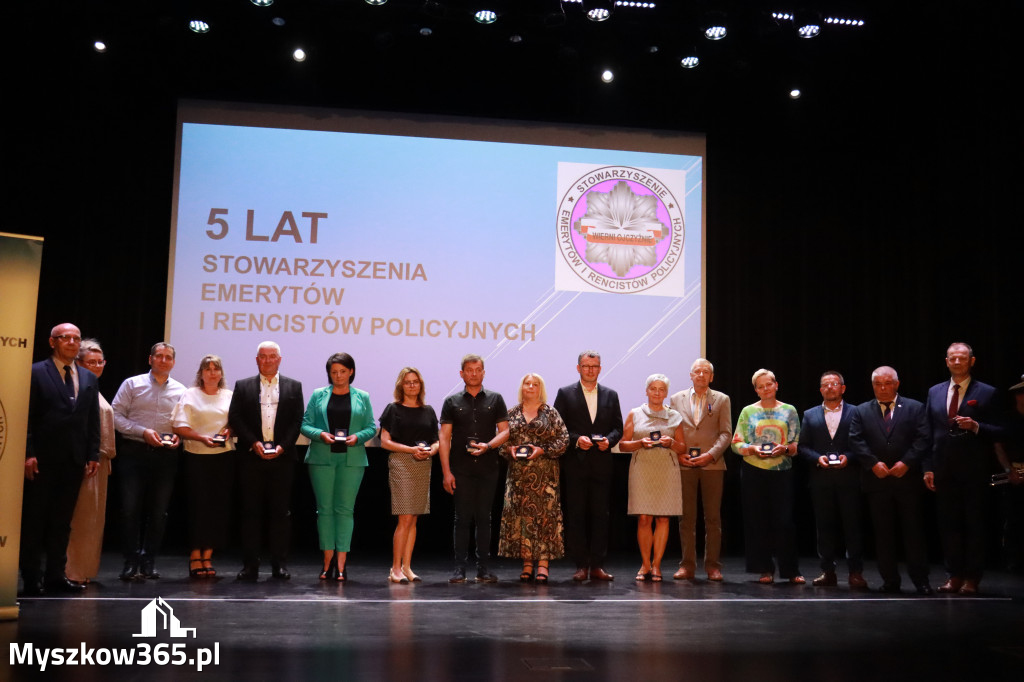 Fotorelacja II: 5 lat Stowarzyszenia Emerytów i Rencistów Policyjnych w Myszkowie