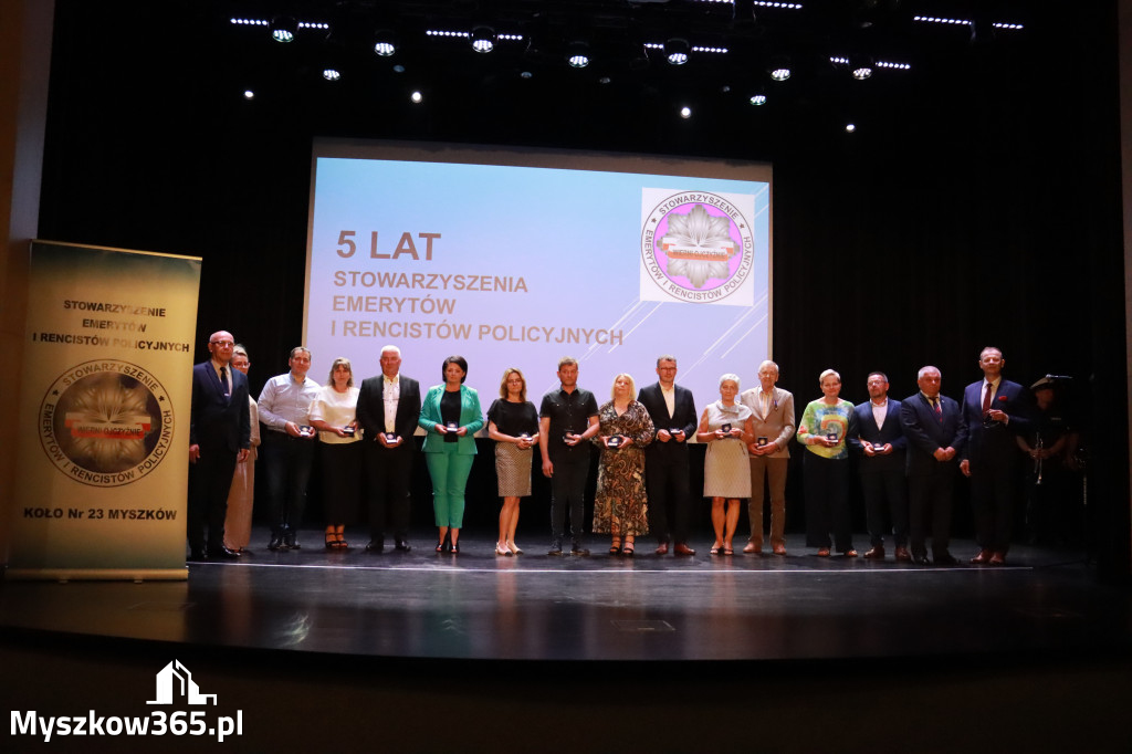 Fotorelacja II: 5 lat Stowarzyszenia Emerytów i Rencistów Policyjnych w Myszkowie