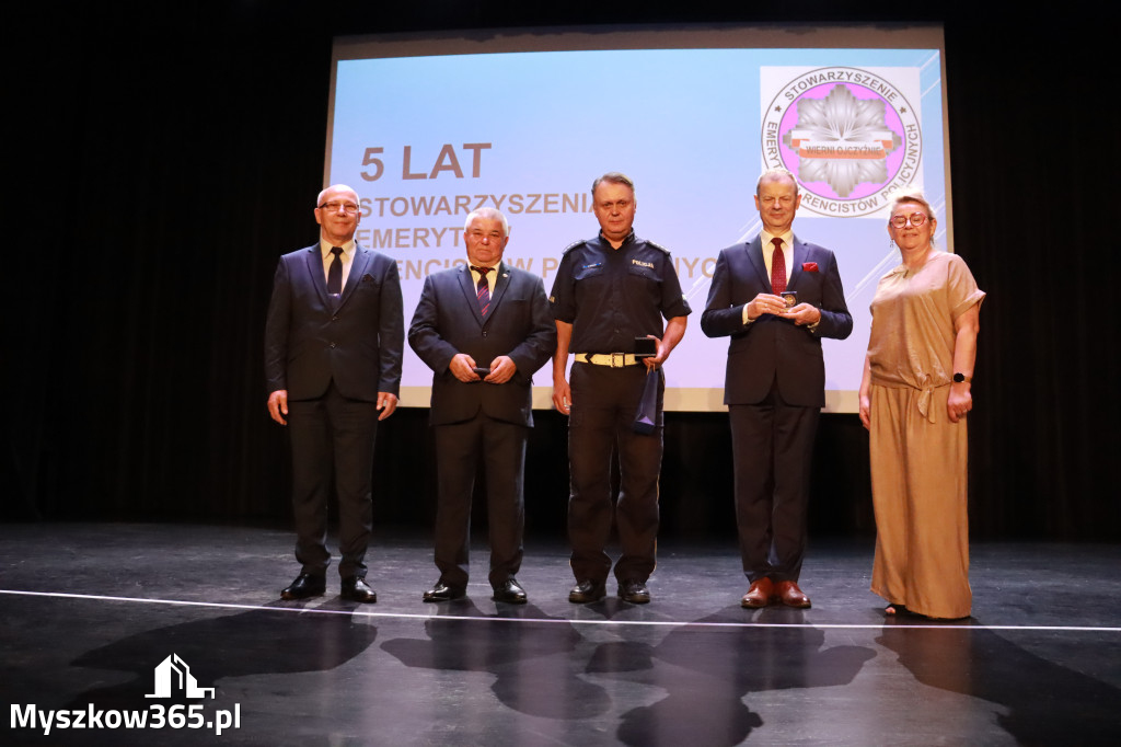 Fotorelacja II: 5 lat Stowarzyszenia Emerytów i Rencistów Policyjnych w Myszkowie
