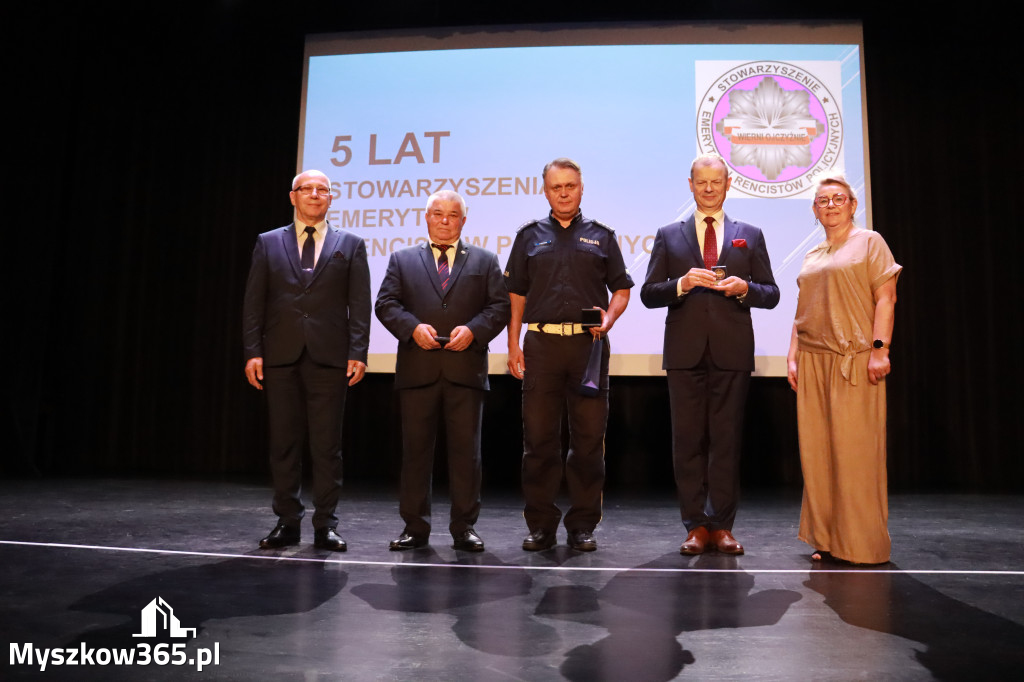Fotorelacja II: 5 lat Stowarzyszenia Emerytów i Rencistów Policyjnych w Myszkowie