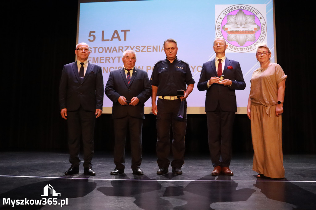 Fotorelacja II: 5 lat Stowarzyszenia Emerytów i Rencistów Policyjnych w Myszkowie