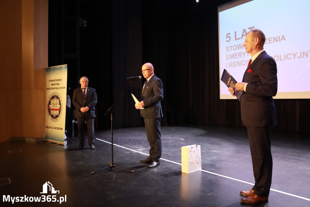 Fotorelacja II: 5 lat Stowarzyszenia Emerytów i Rencistów Policyjnych w Myszkowie