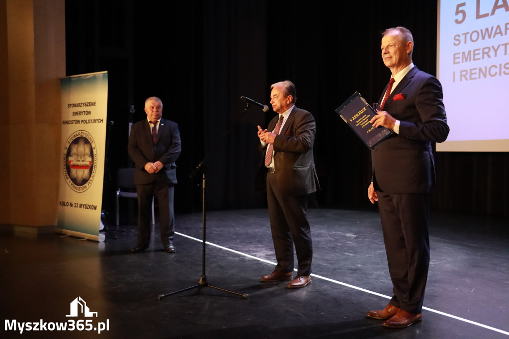 Fotorelacja II: 5 lat Stowarzyszenia Emerytów i Rencistów Policyjnych w Myszkowie