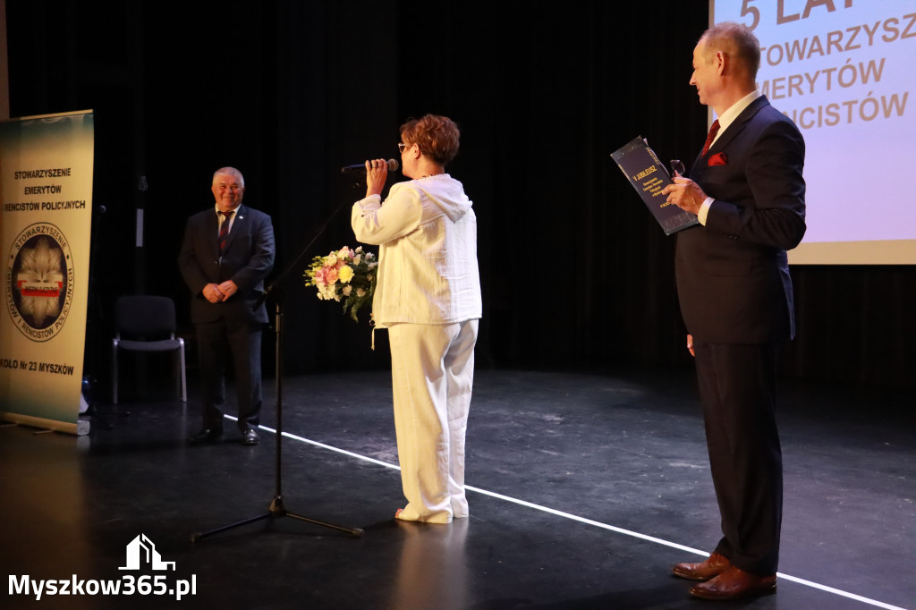Fotorelacja II: 5 lat Stowarzyszenia Emerytów i Rencistów Policyjnych w Myszkowie