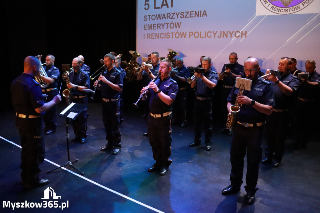 Fotorelacja II: 5 lat Stowarzyszenia Emerytów i Rencistów Policyjnych w Myszkowie