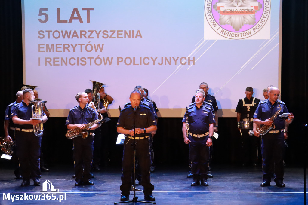 Fotorelacja II: 5 lat Stowarzyszenia Emerytów i Rencistów Policyjnych w Myszkowie