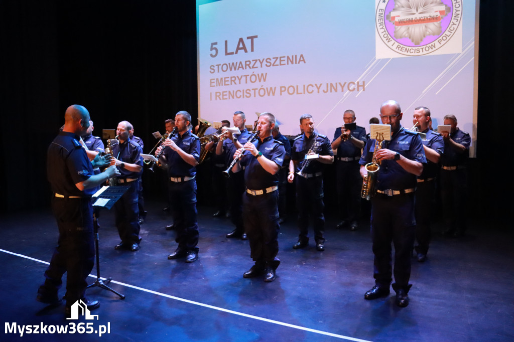 Fotorelacja II: 5 lat Stowarzyszenia Emerytów i Rencistów Policyjnych w Myszkowie