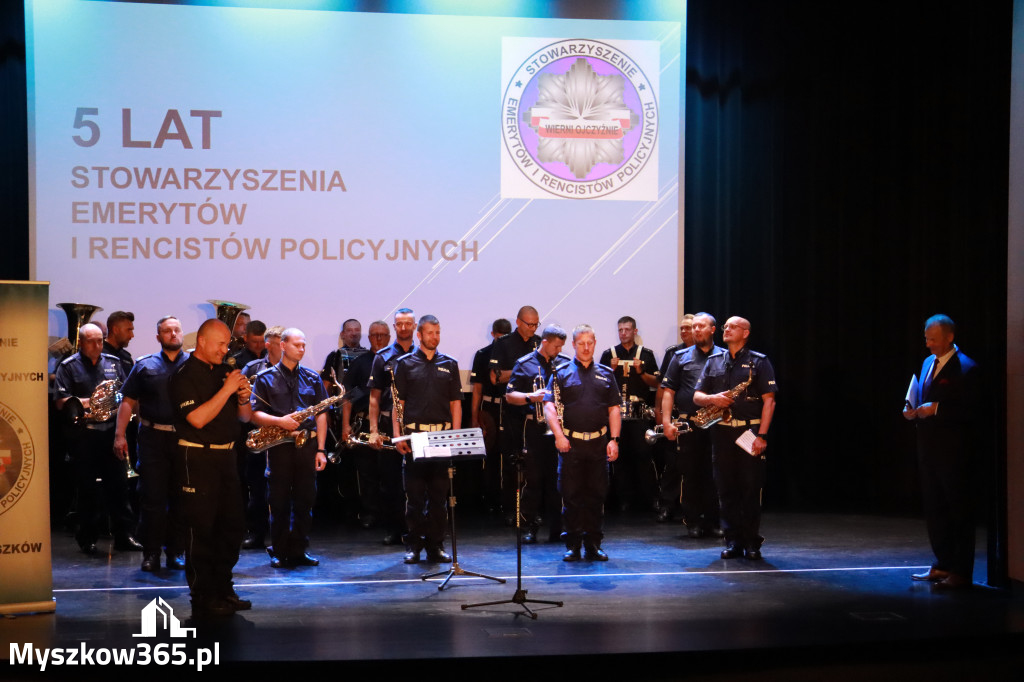 Fotorelacja II: 5 lat Stowarzyszenia Emerytów i Rencistów Policyjnych w Myszkowie