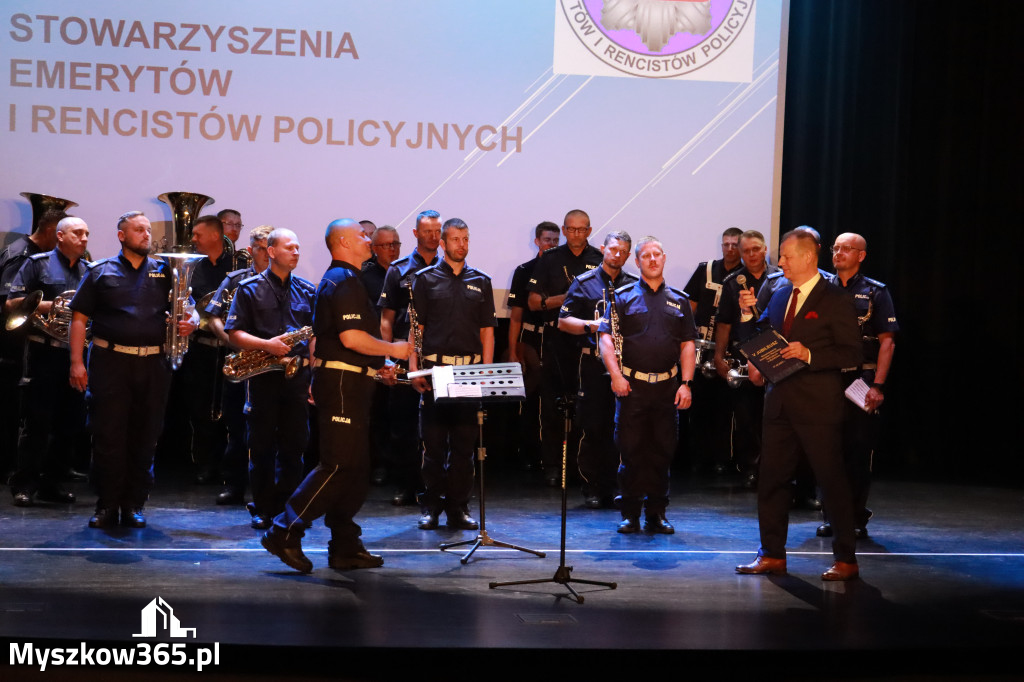 Fotorelacja II: 5 lat Stowarzyszenia Emerytów i Rencistów Policyjnych w Myszkowie
