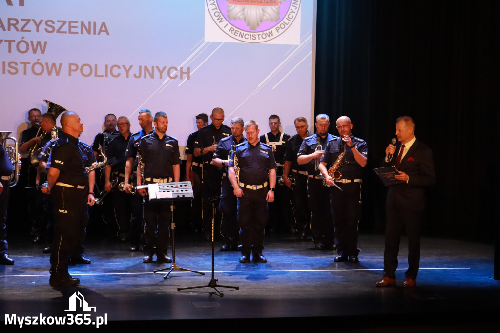 Fotorelacja II: 5 lat Stowarzyszenia Emerytów i Rencistów Policyjnych w Myszkowie