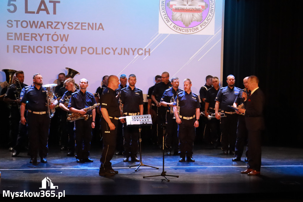 Fotorelacja II: 5 lat Stowarzyszenia Emerytów i Rencistów Policyjnych w Myszkowie