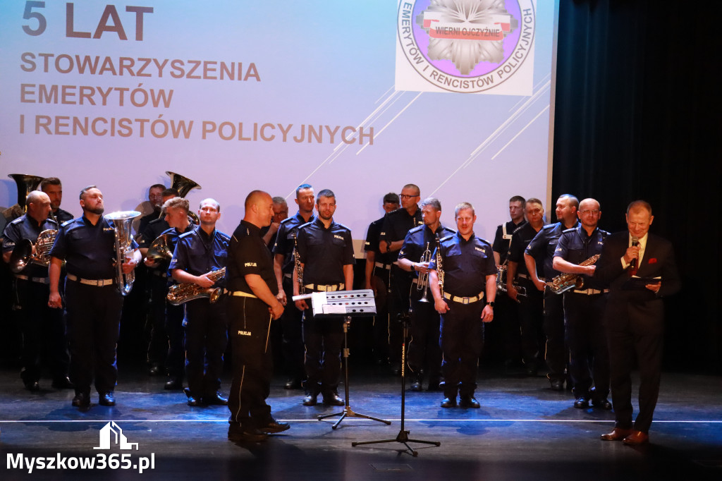 Fotorelacja II: 5 lat Stowarzyszenia Emerytów i Rencistów Policyjnych w Myszkowie