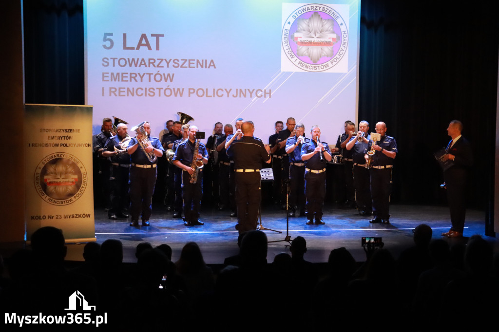 Fotorelacja II: 5 lat Stowarzyszenia Emerytów i Rencistów Policyjnych w Myszkowie