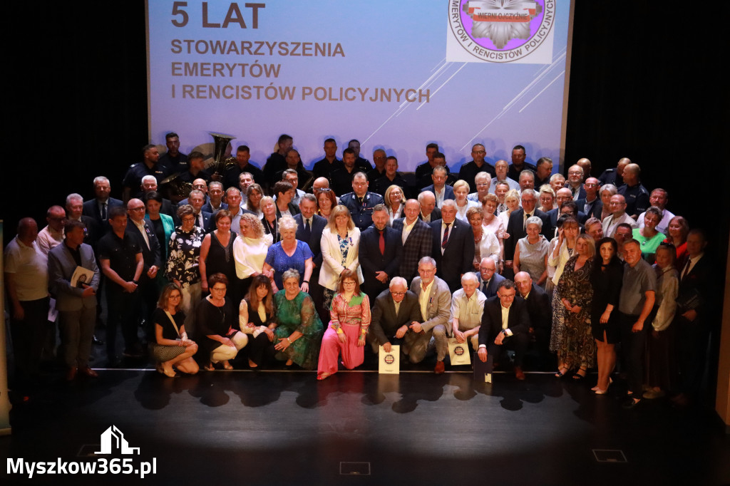 Fotorelacja II: 5 lat Stowarzyszenia Emerytów i Rencistów Policyjnych w Myszkowie