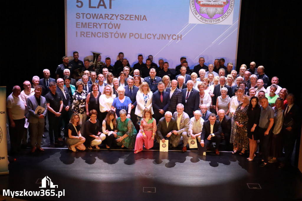 Fotorelacja II: 5 lat Stowarzyszenia Emerytów i Rencistów Policyjnych w Myszkowie