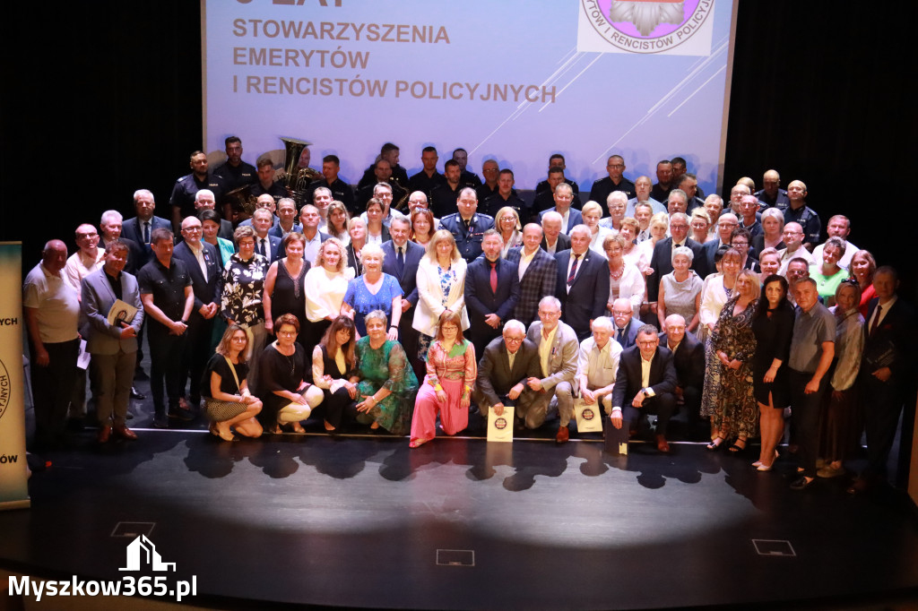 Fotorelacja II: 5 lat Stowarzyszenia Emerytów i Rencistów Policyjnych w Myszkowie