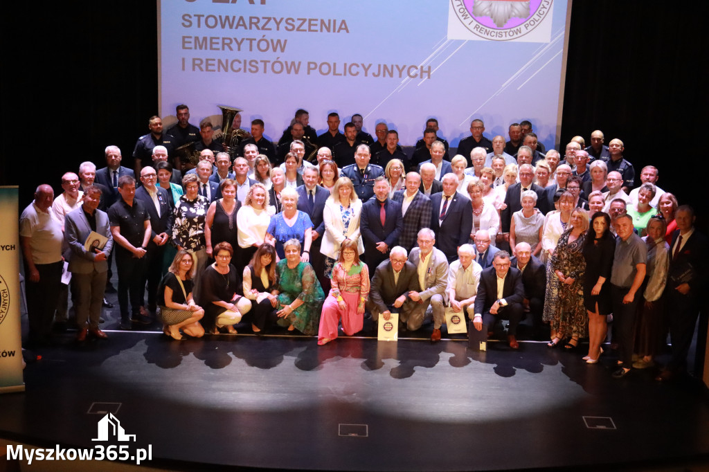 Fotorelacja II: 5 lat Stowarzyszenia Emerytów i Rencistów Policyjnych w Myszkowie