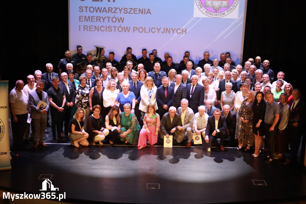 Fotorelacja II: 5 lat Stowarzyszenia Emerytów i Rencistów Policyjnych w Myszkowie