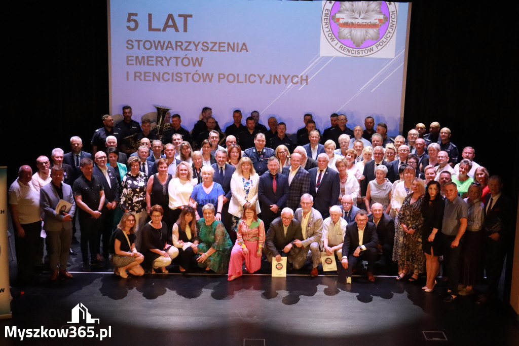 Fotorelacja II: 5 lat Stowarzyszenia Emerytów i Rencistów Policyjnych w Myszkowie