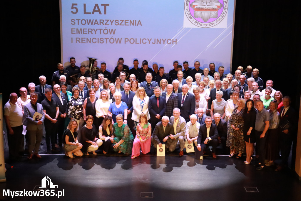 Fotorelacja II: 5 lat Stowarzyszenia Emerytów i Rencistów Policyjnych w Myszkowie