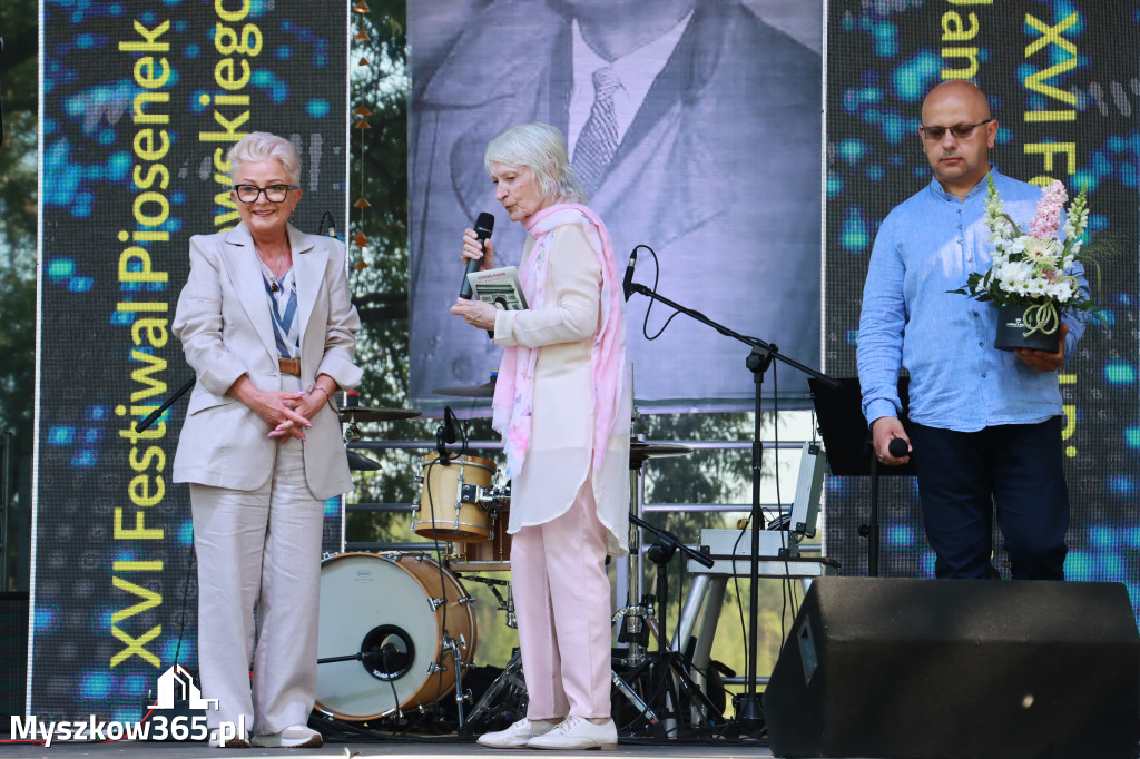 Fotorelacja I: XVI Ogólnopolski Festiwal Piosenek Janusza Gniatkowskiego w Poraju
