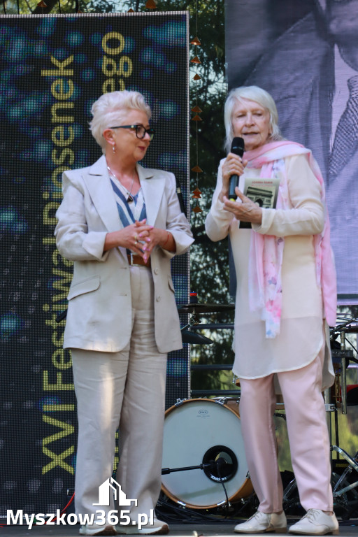 Fotorelacja I: XVI Ogólnopolski Festiwal Piosenek Janusza Gniatkowskiego w Poraju