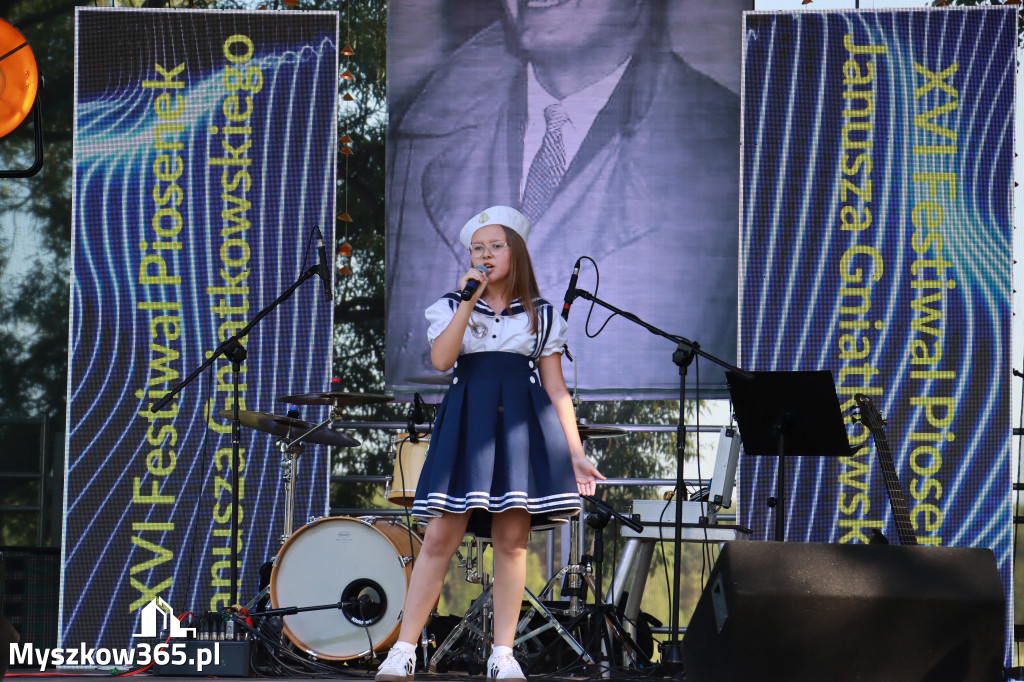 Fotorelacja I: XVI Ogólnopolski Festiwal Piosenek Janusza Gniatkowskiego w Poraju