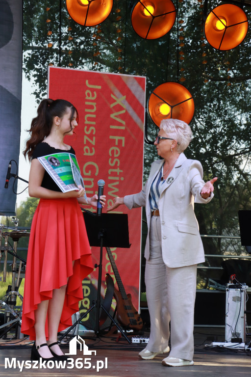 Fotorelacja I: XVI Ogólnopolski Festiwal Piosenek Janusza Gniatkowskiego w Poraju