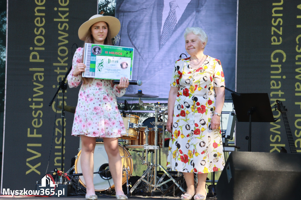 Fotorelacja I: XVI Ogólnopolski Festiwal Piosenek Janusza Gniatkowskiego w Poraju