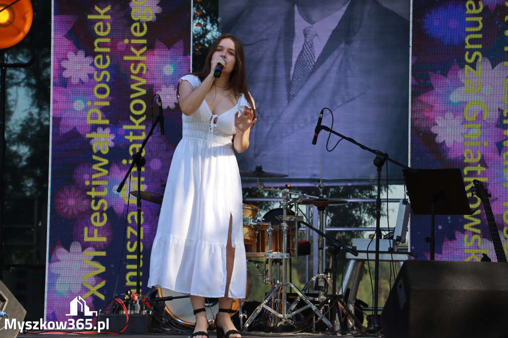 Fotorelacja I: XVI Ogólnopolski Festiwal Piosenek Janusza Gniatkowskiego w Poraju