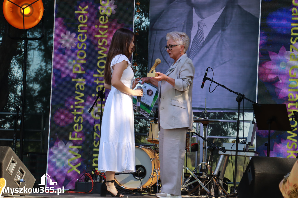 Fotorelacja I: XVI Ogólnopolski Festiwal Piosenek Janusza Gniatkowskiego w Poraju