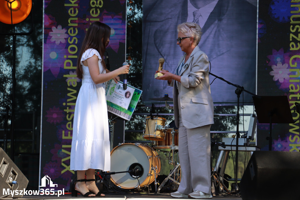Fotorelacja I: XVI Ogólnopolski Festiwal Piosenek Janusza Gniatkowskiego w Poraju