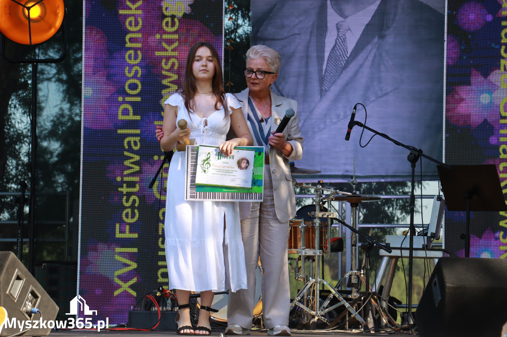 Fotorelacja I: XVI Ogólnopolski Festiwal Piosenek Janusza Gniatkowskiego w Poraju