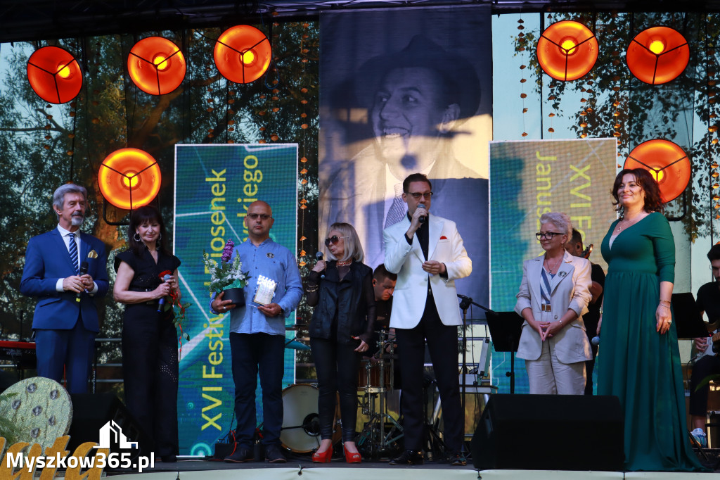 Fotorelacja II: XVI Ogólnopolski Festiwal Piosenek Janusza Gniatkowskiego w Poraju
